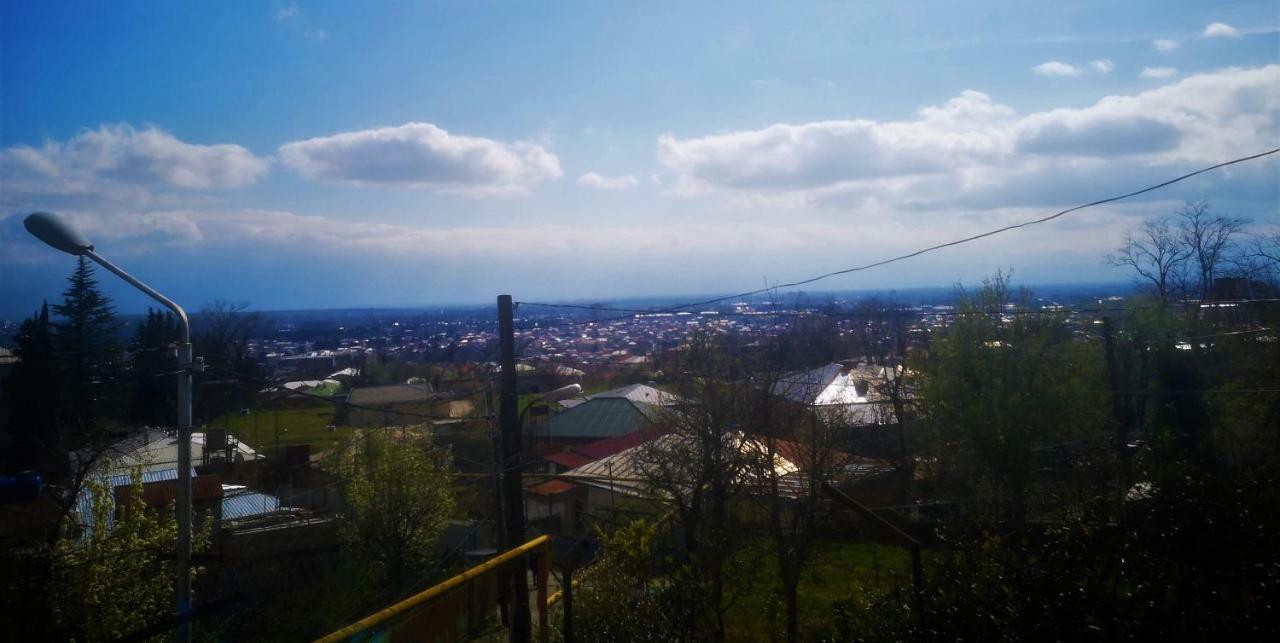 Hostel Sadu Koetaisi Buitenkant foto